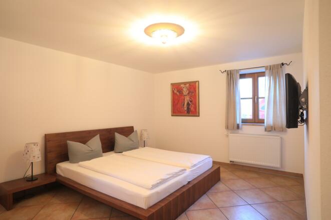 LM2 Master bedroom