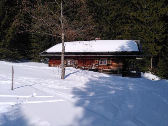 Pittoreske Hütte am Almweg