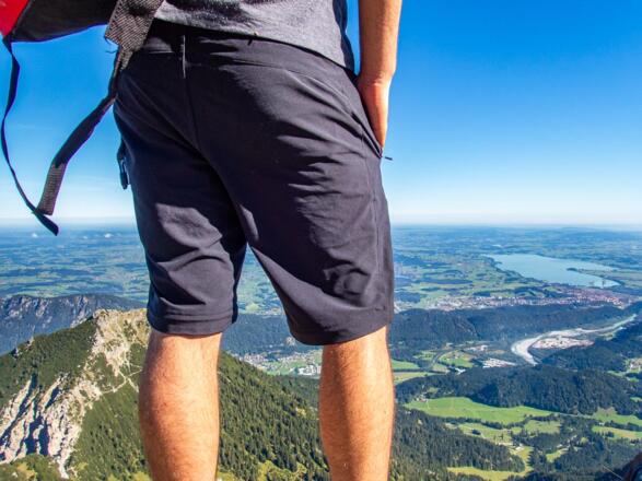 Die Seen wie Forggensee, Bannwaldsee, Hopfensee, Alpsee und sogar das Schloss Neuschwanstein ist von hier oben zu sehen.