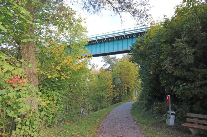 Bahnbrücke beim Stadtbad