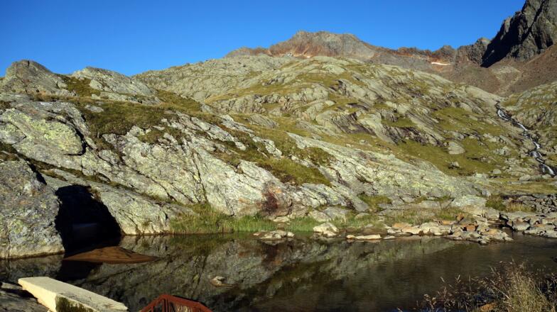 Vorderer Stubensee ~2390m mit Schneespitze 3173m