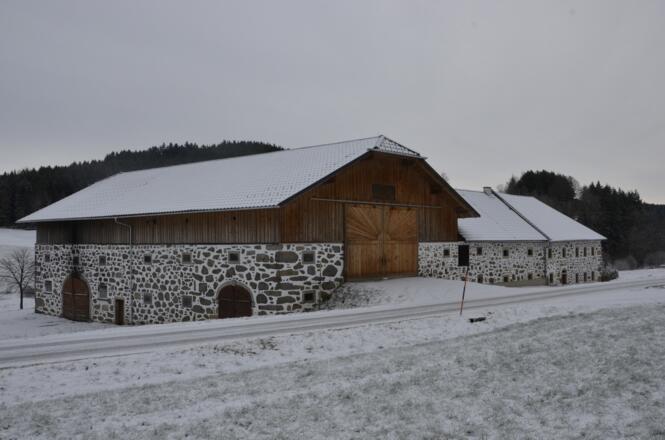Steinbloss-Mauer-Weg