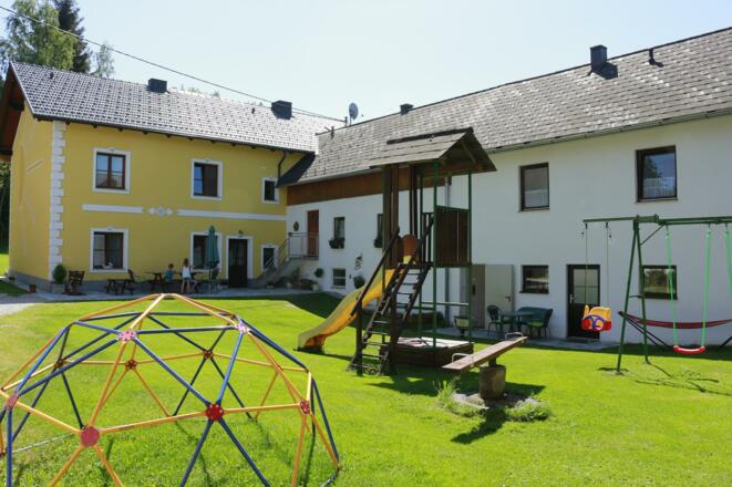 Spielplatz im Innenhof