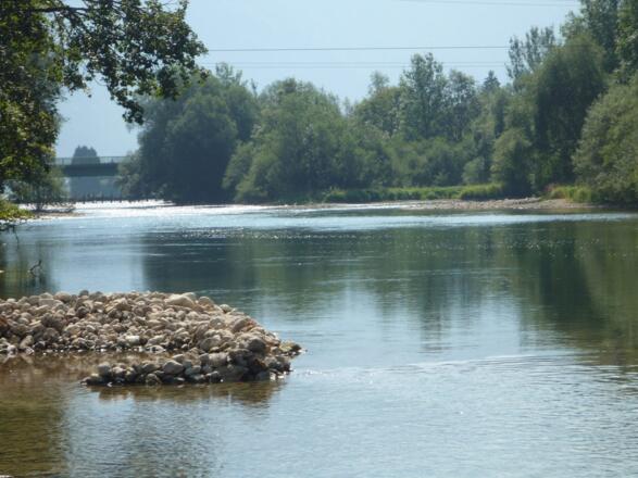 Gartenlaube mit Sitzgarnitur