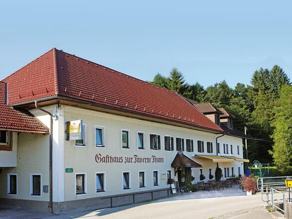 Taverne Thann mit Gastgarten