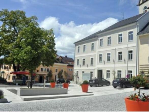 Neumarkt_Wanderstein Ortsplatz