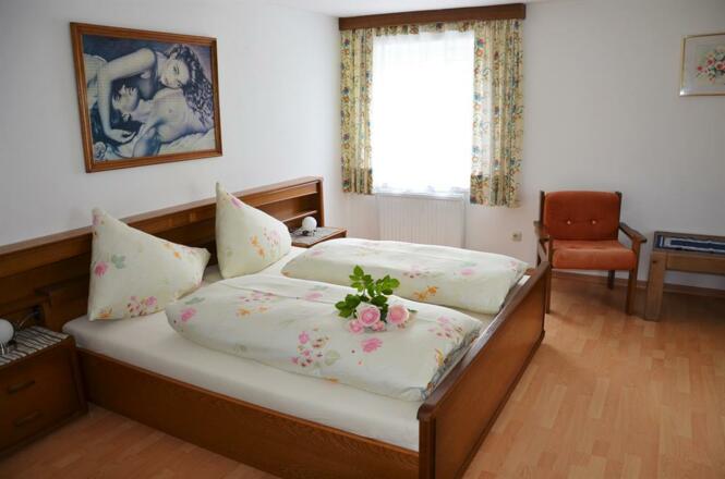 Schlafzimmer 2