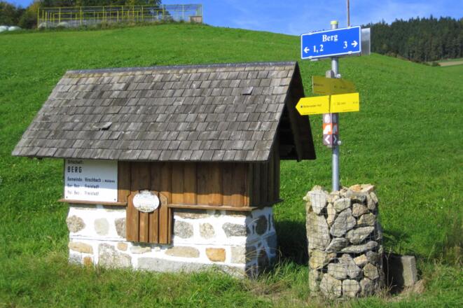 Steinbloss-Mauer-Weg