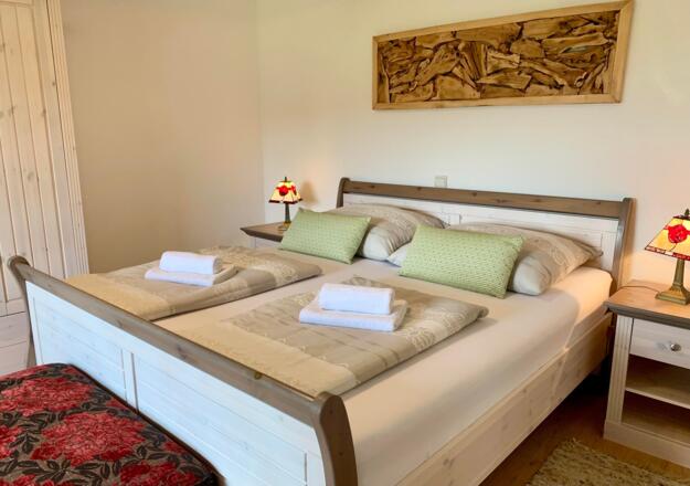 Schlafzimmer 1