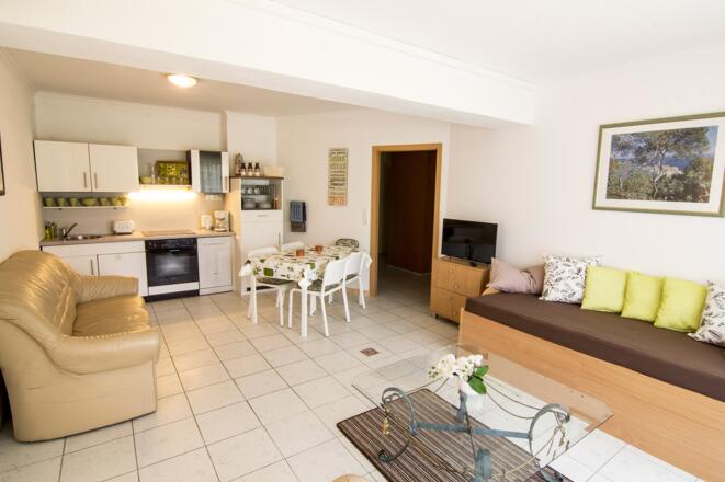 Wohnküche Wohnung Untergeschoß