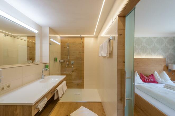 Badezimmer Deluxe-Doppelzimmer