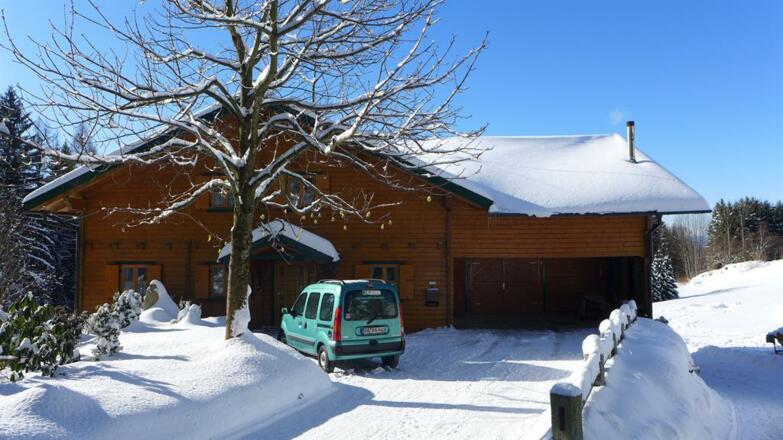 unser Haus im Winter
