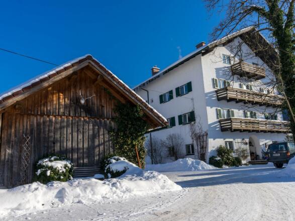 Pension Viktoria Hausansicht im Winter