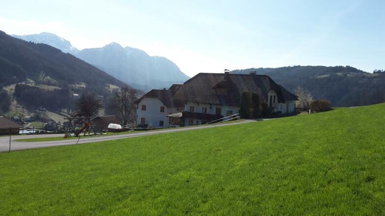 Haus und Umgebung