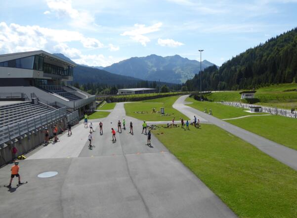 Im Biathlonzentrum Hochfilzen wird auch im Sommer fleißig trainiert.