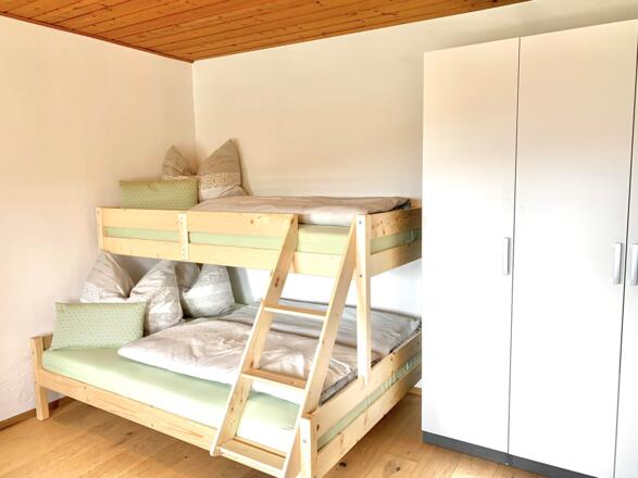 Schlafzimmer 2