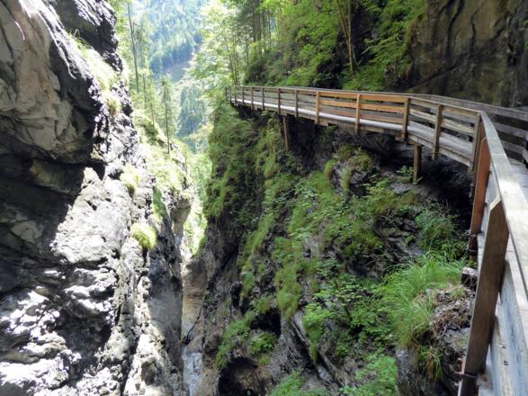 Der Abstecher in die Vorderkaserklamm dauert nicht lang, bringt aber viel.