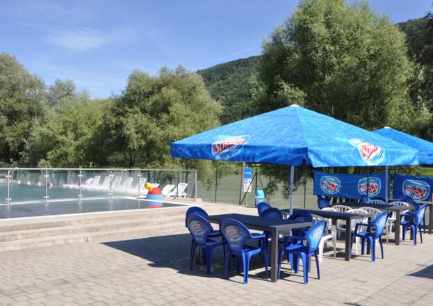 gut beschirmt speisen