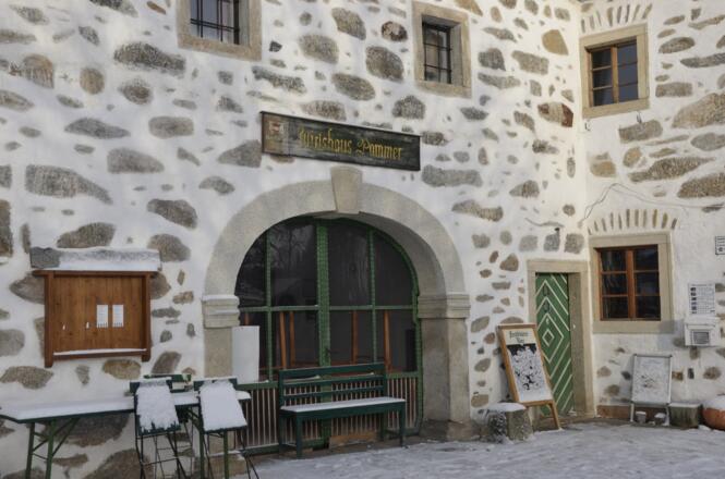 Steinbloss-Mauer-Weg