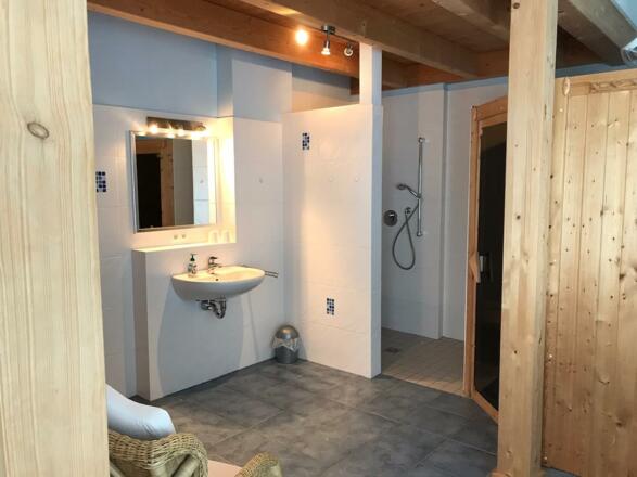 Wellnessbereich mit Sauna/2