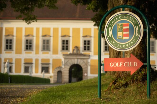 Zufahrt zum Golfclub