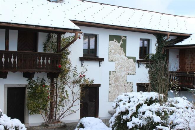 Hof in einer Winternacht