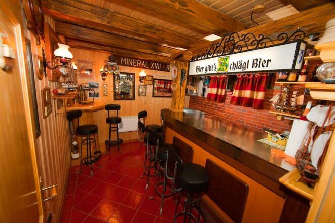 gemütliche Bar