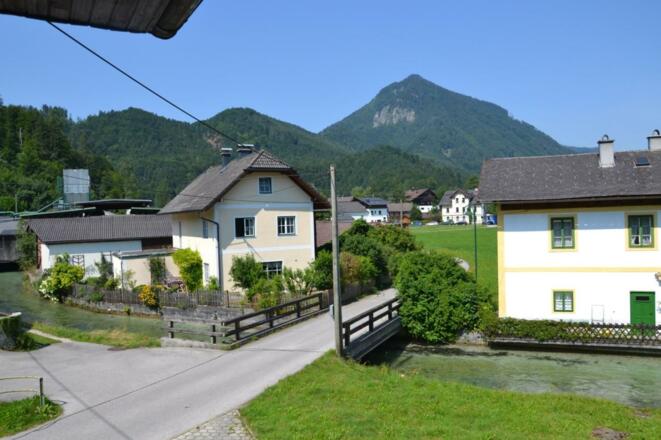 Im Ortszentrum und doch mitten im Grünen