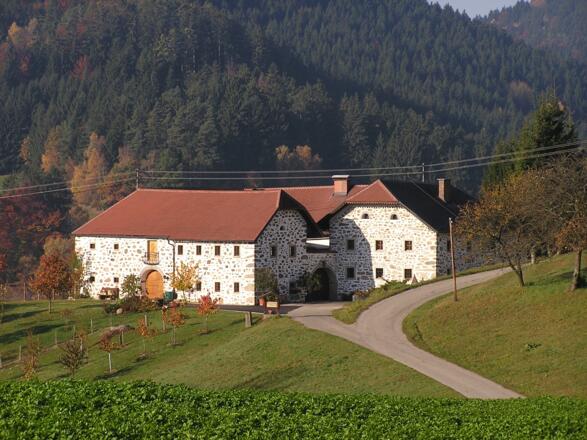 Steinbloss-Mauer-Weg