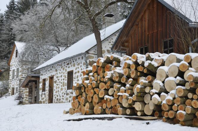 Steinbloss-Mauer-Weg