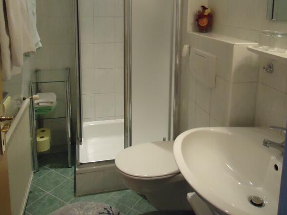 Bad vom Doppelzimmer