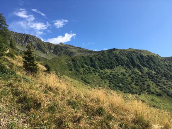 Auf über 2200 m Seehöhe thront die schön gelegene und bewirtschaftete Kellerjochhütte.