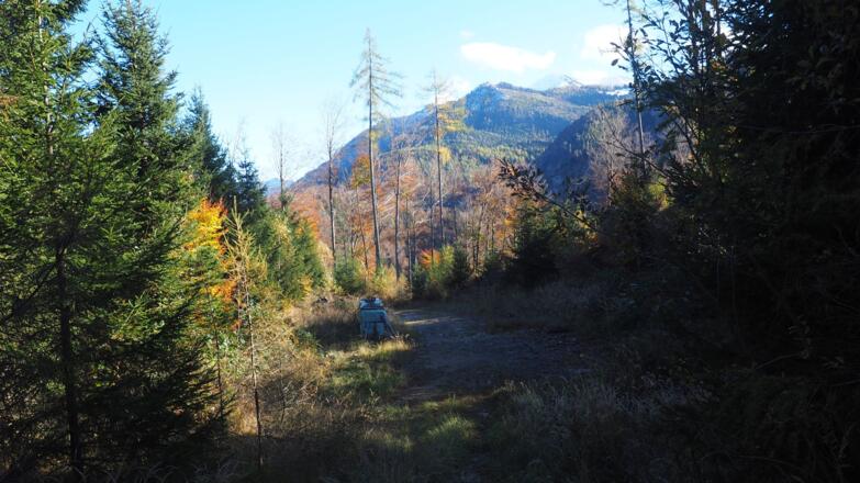Kessel (Gabelung) ca.785m, scharf rechts an.