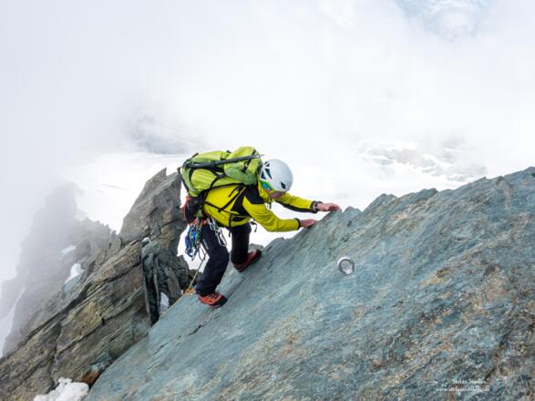 Exponiert an der Hanglplatte aufwärts.