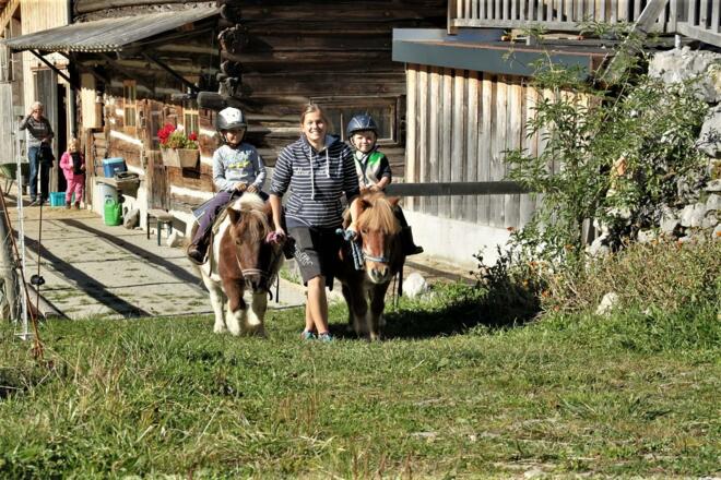 Ponyreiten am Gschtrüübelhof