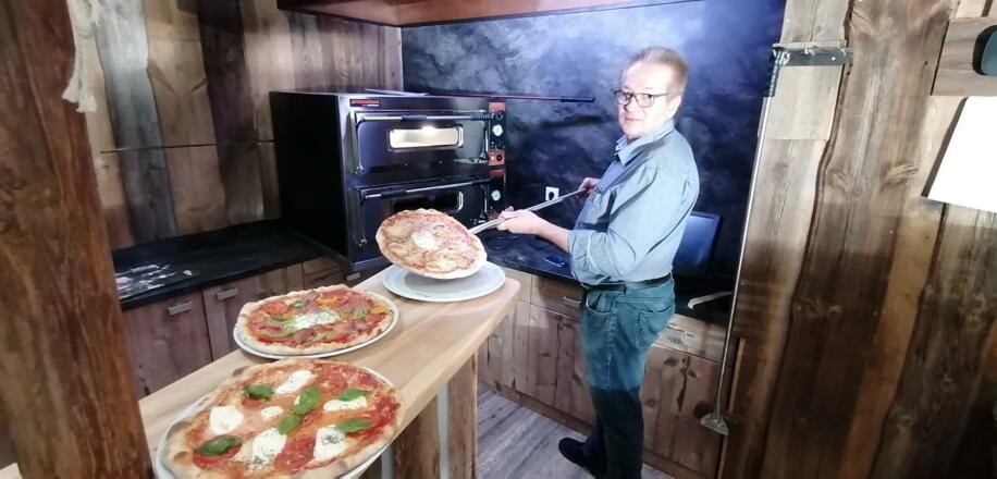 Siegfried Neubauer in der Pizzeria Tret´n Full
