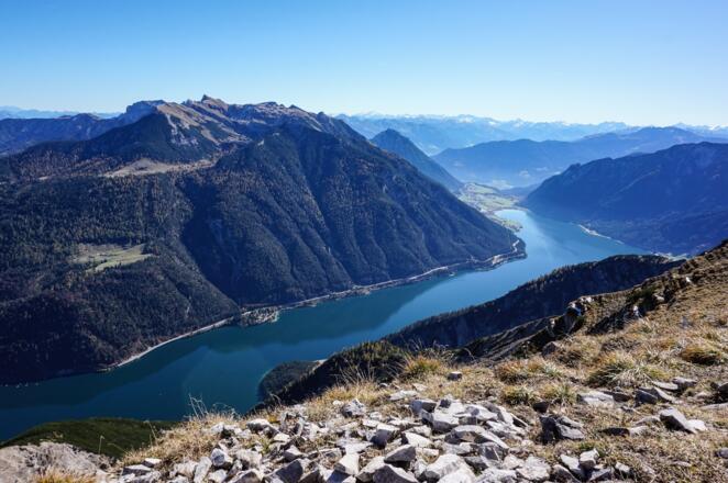 Blick von der Seekarspitze auf den Achensee