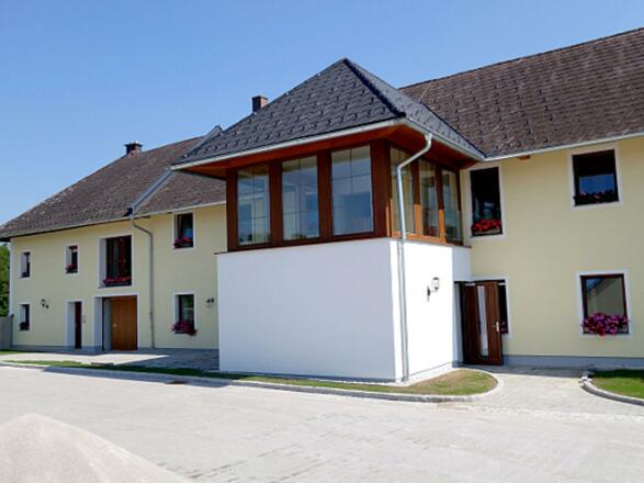 Aussenansicht Eingang Zimmer