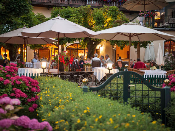 Gastgarten Hotel Aichinger - \"DAS BRÄU\" Nussdorf am Attersee