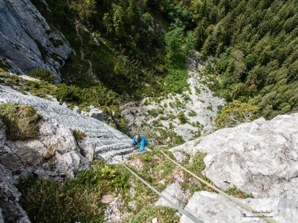 Die letzte Seillänge, nicht mehr ganz so schwierig, über die Wasserrillen aufwärts.