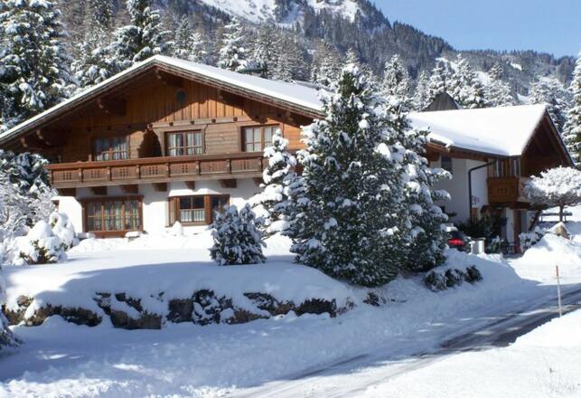 Hausansicht Winter