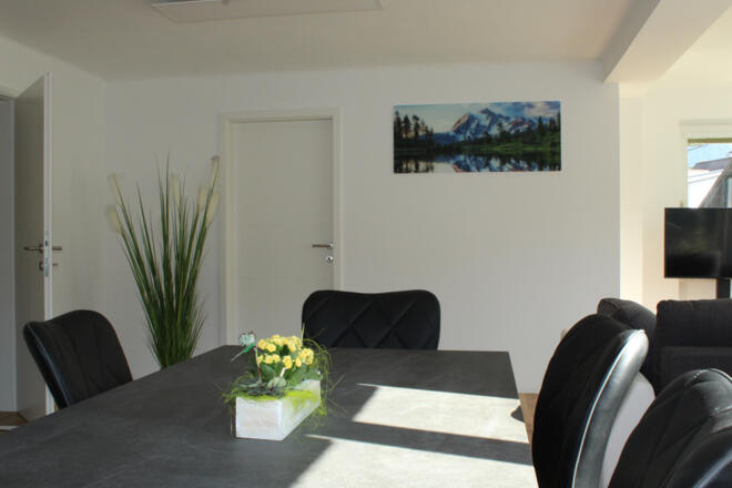 Esstisch-Moderne Fewo mit Ausblick-Felleitner-Foto-Dreamrock