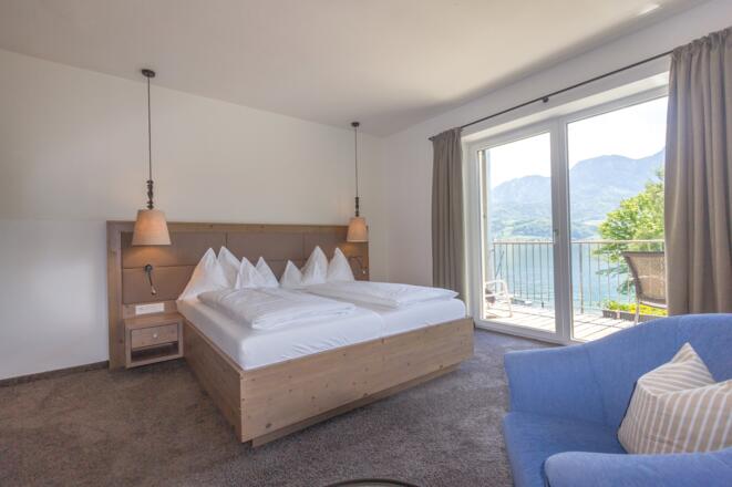 8. Doppelzimmer (Landhaus) mit Balkon und Seeblick