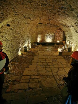 Adneter Marmor im Casino Keller