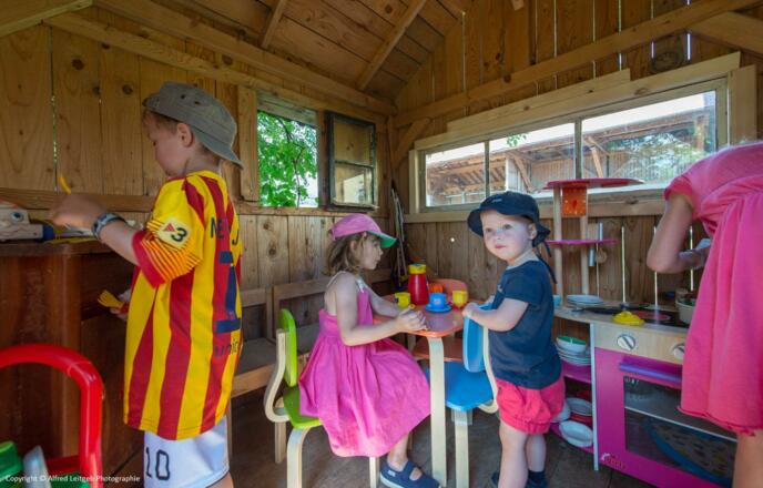 Golfplatz neben Bauernhof Weslhof