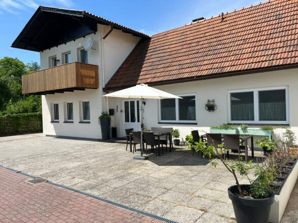 Haus mit Terrasse