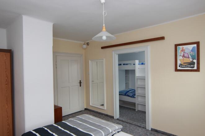 Doppelzimmer mit Zugang  zu Kinderzimmer