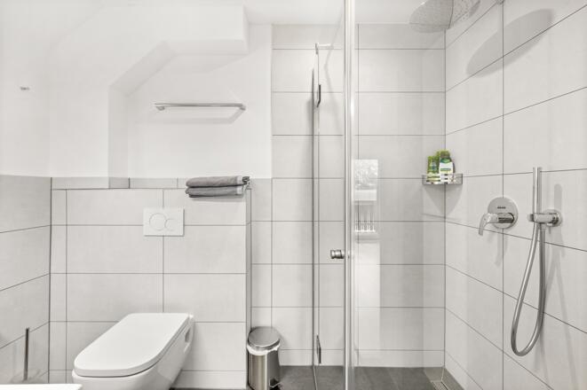 Badezimmer mit Dusche