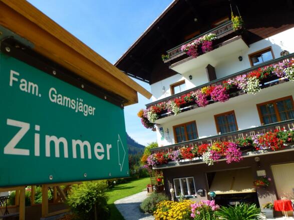 Unser Gästehaus im Sommer