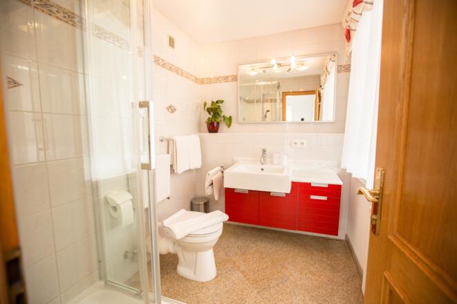 Zimmer de luxe - Pension Knoll **** Schörfling am  Attersee